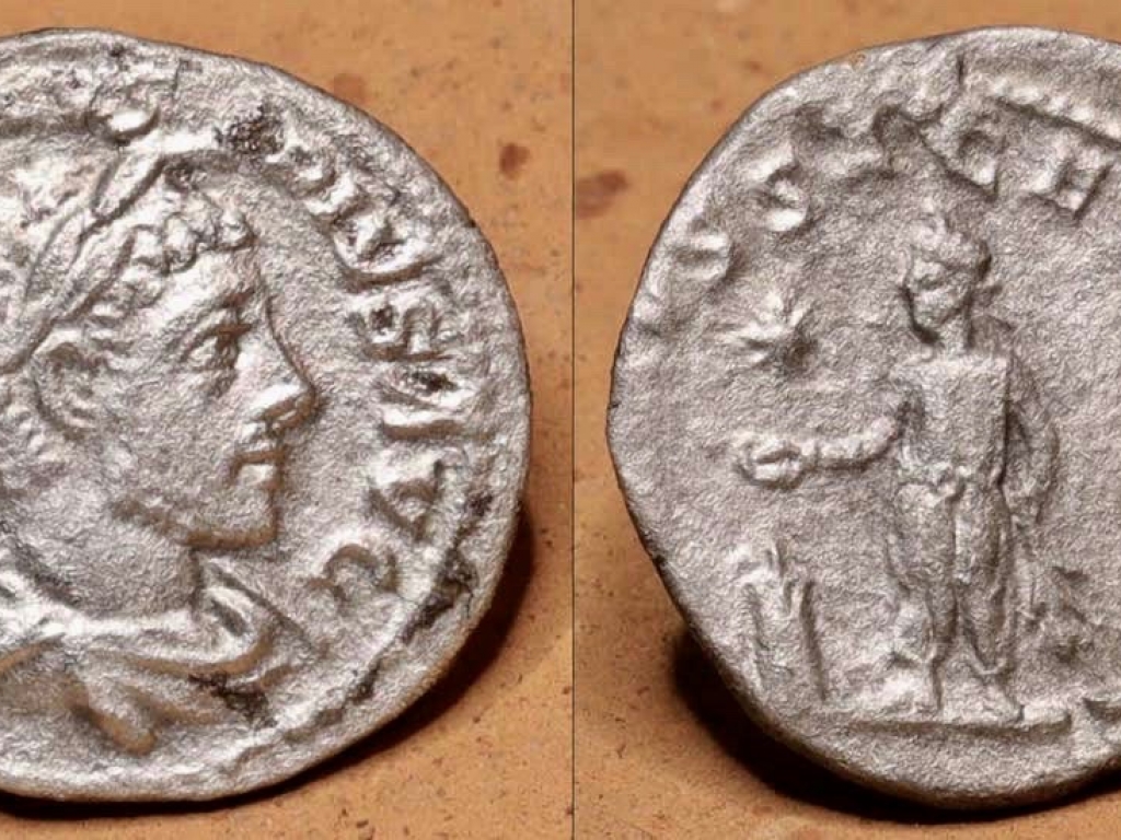 Roman Denarius Elagabalus : IMP ANTONINVS PIVS AVG