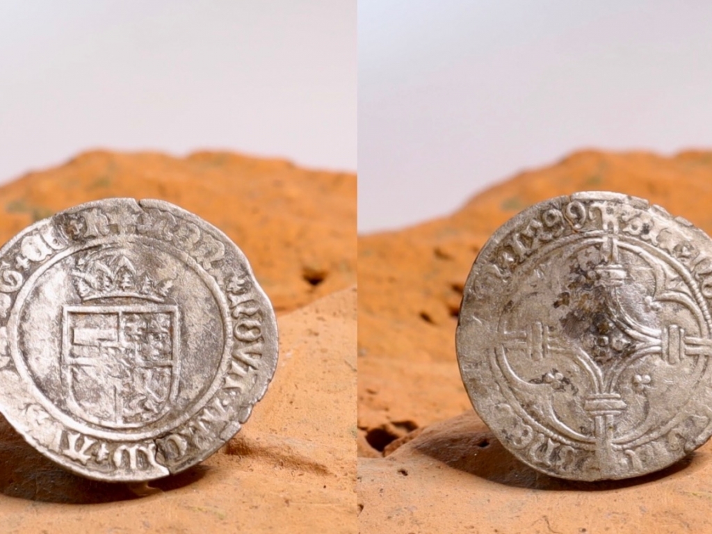 Silver Stuiver of Karel V, minted in Dordrecht (rose)