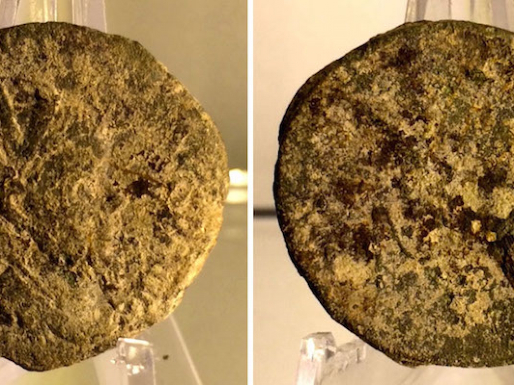 Roman Coin - Postumus, Dupondius of double Sestertius, backside Trophaeum?