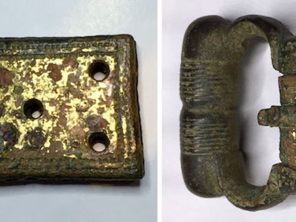 Beautiful Medieval buckle with strap-end (plated with gold)