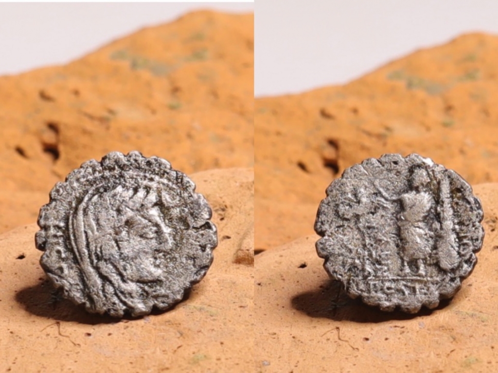 Rare Roman Republic denarius Postumius Albinus (serratus)