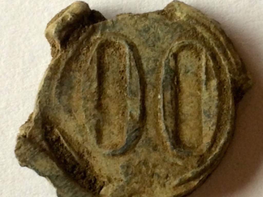 Lead seal with numbers or letters