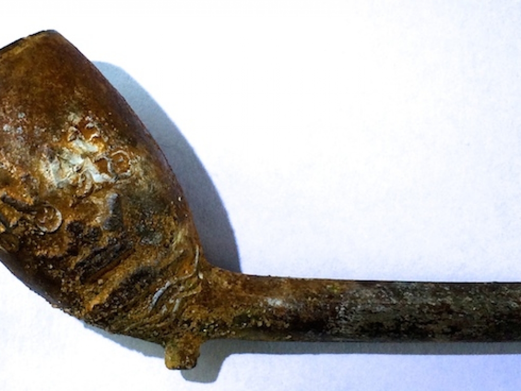 Small decorated pipe